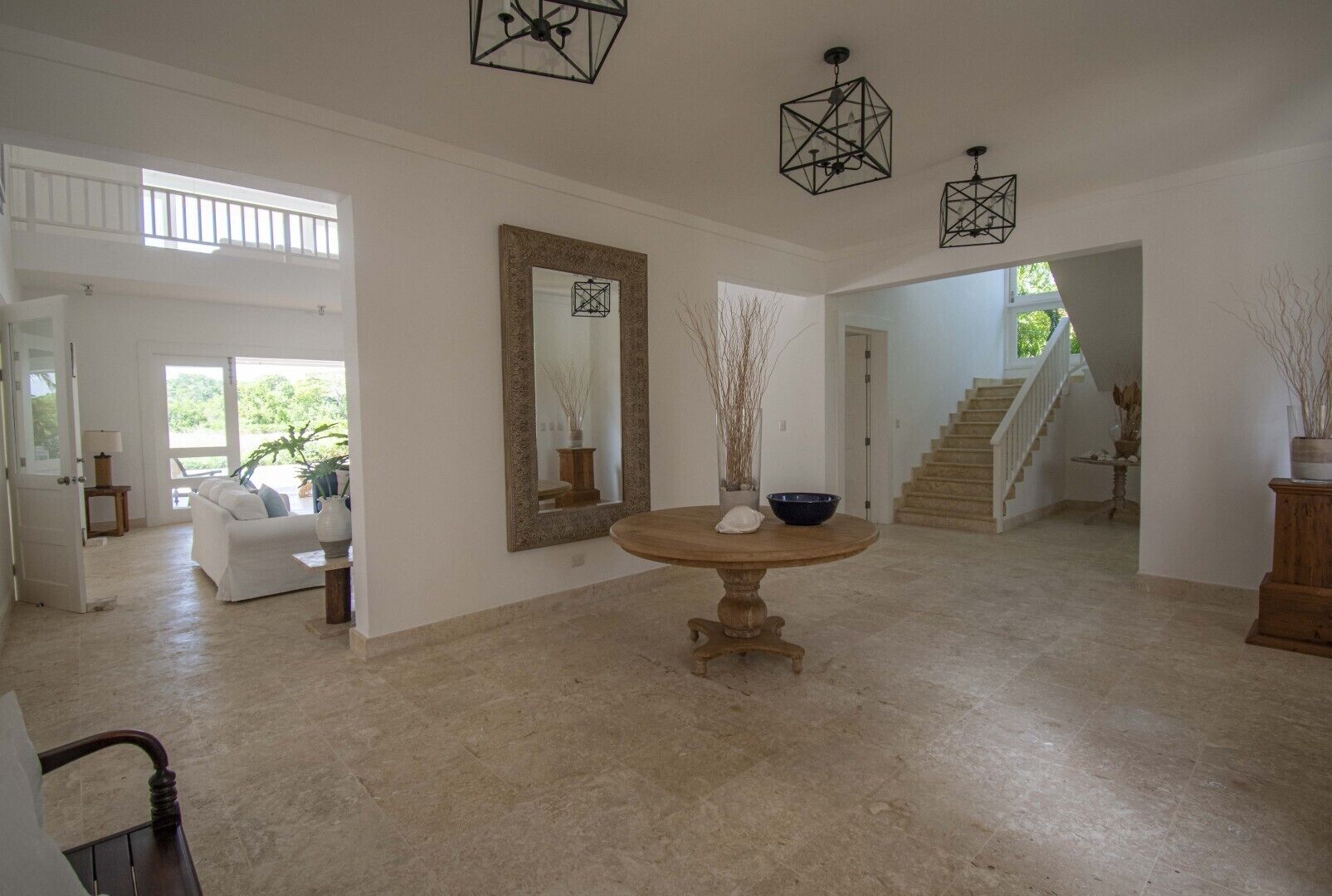 Foto - Golf-front villa with large spaces, staff and pool, situated in luxury beach resort