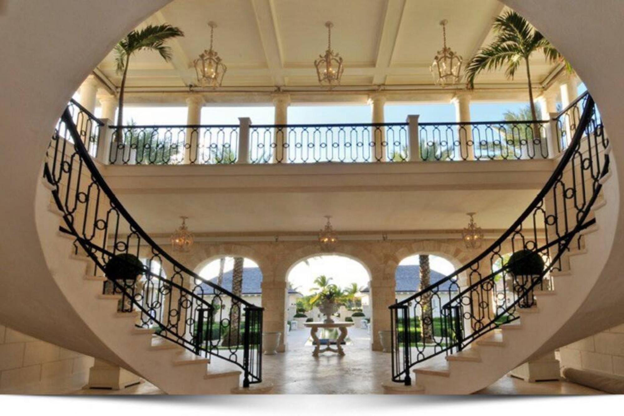 Foto - Luxury 9-bedroom ocean and golf front mansion with full service staff in exclusive resort