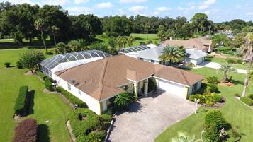 House, 3 Bedrooms | Aerial view