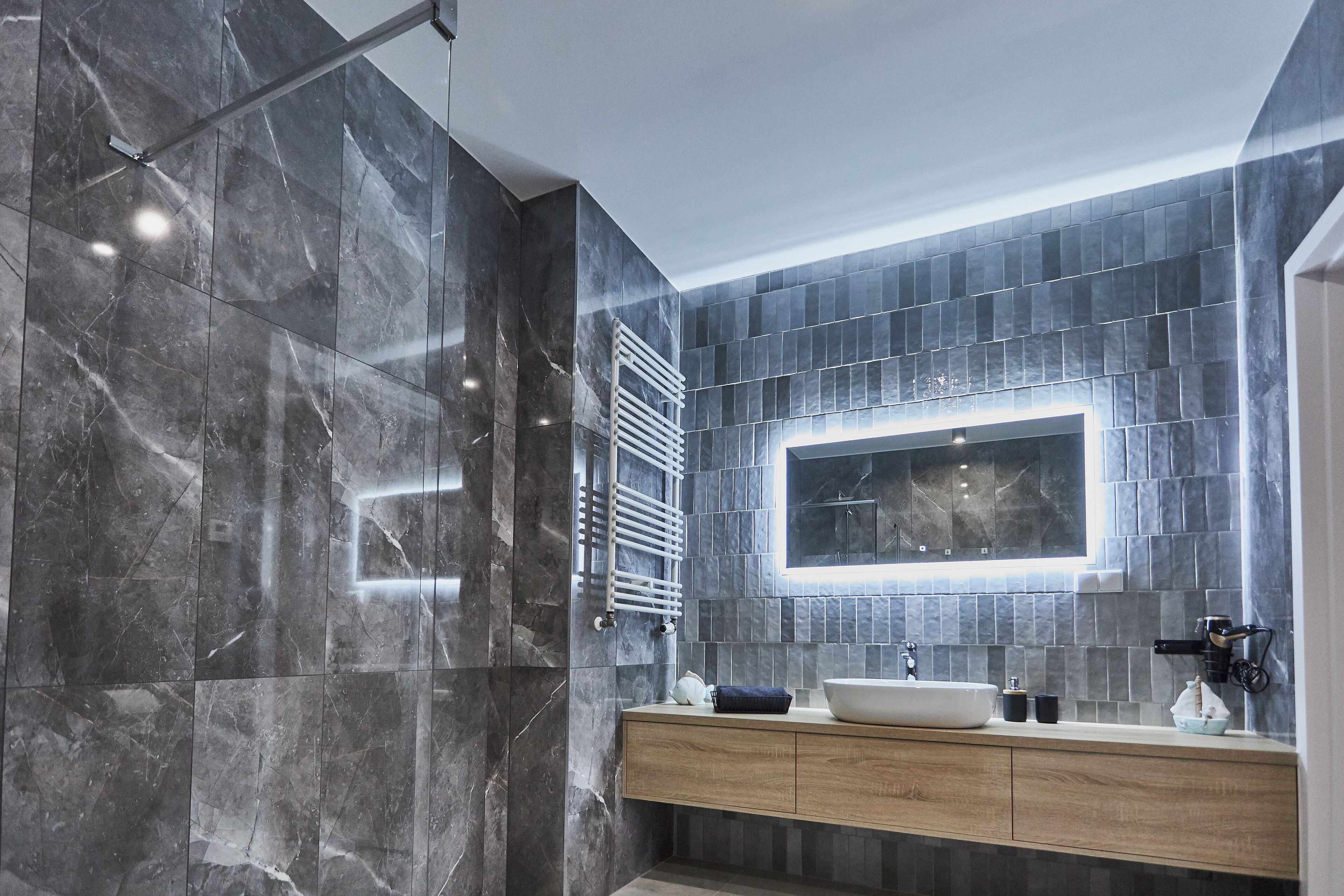 Standard-Apartment | Badezimmer | Dusche, Regendusche, Haartrockner, Handtücher