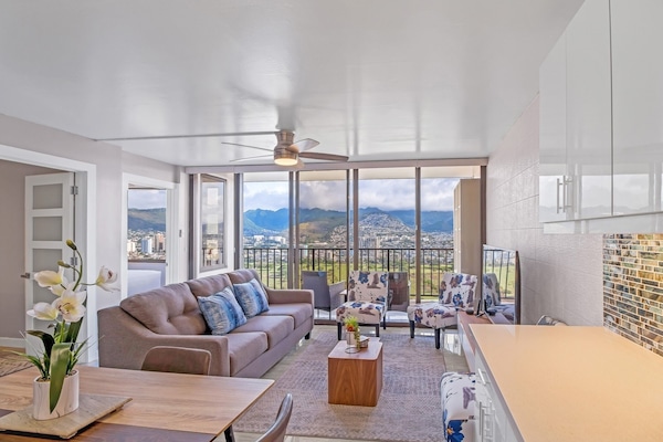 Condo, 1 Bedroom | Living area | Smart TV