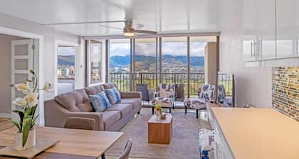 Newly Remodeled - 30th Floor Suite with EPIC Mountain Views by Koko Resort Vacation Rentals