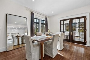 Dining - Dickson Chateau - DT Fay - Huge Yard (Fayetteville)