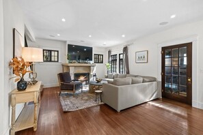 TV, fireplace, offices