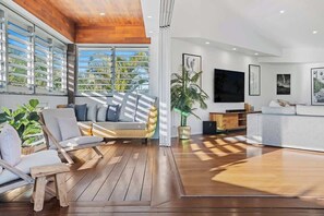 TV, offices