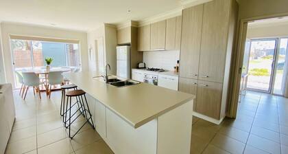 Goodenia Vibes - Inverloch