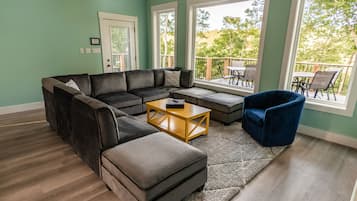 TV connectée, jeux vidéo, baby-foot