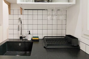 Fridge, oven, coffee/tea maker