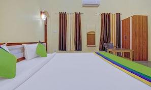 Deluxe-Doppelzimmer | Schreibtisch, Bügeleisen/Bügelbrett