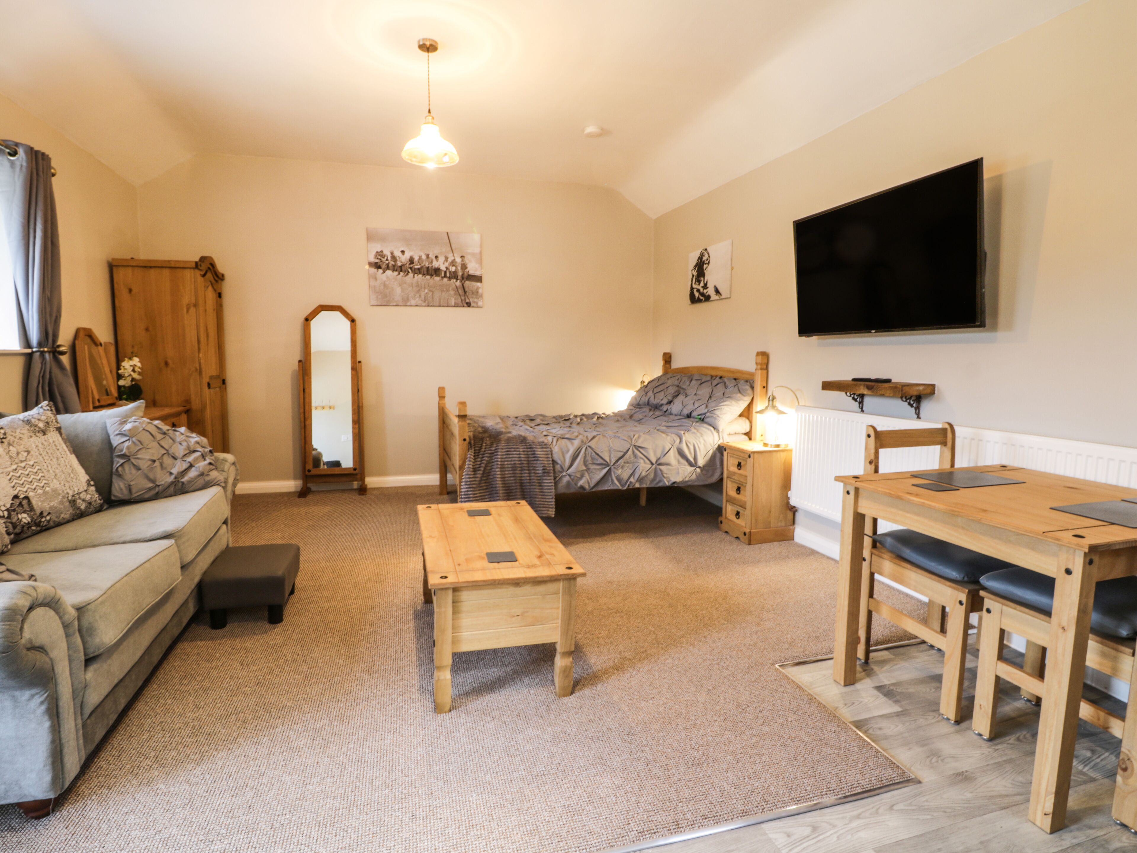 Cottage | 1 bedroom, individually decorated, individually furnished, free WiFi