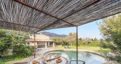 Renovated Villa with Pool and Garden, 900 mts from Pollensa Town