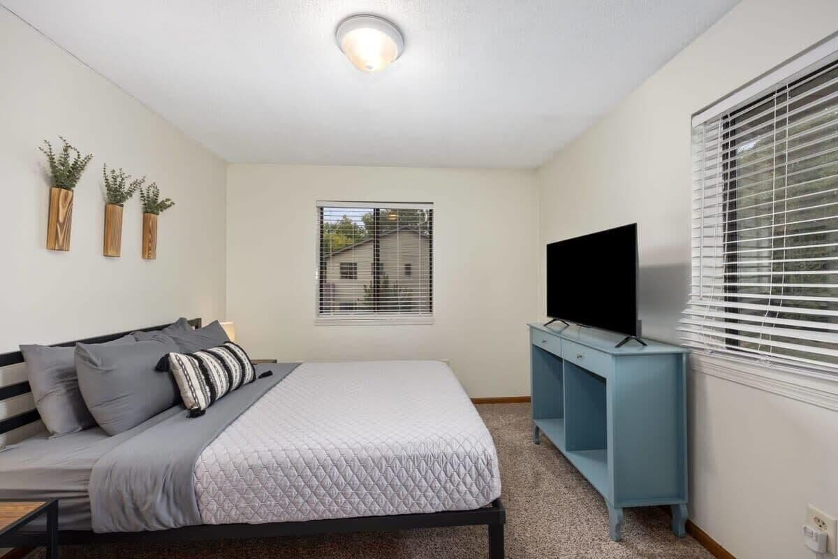 4 Schlafzimmer, Bügeleisen/Bügelbrett, WLAN, Bettwäsche