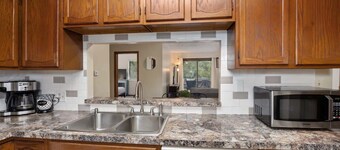 Spacious double unit near shops