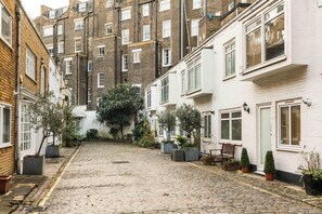 Exterior - Quirky & Cosy 2BD Mews Flat in Paddington (London)