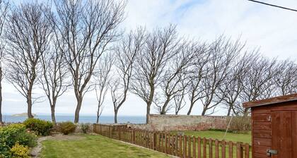 Charming Cottage in North Berwick With Sea Views