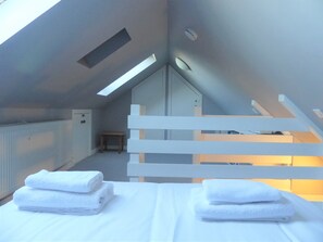 Cottage | 2 bedrooms, iron/ironing board, free WiFi, bed sheets