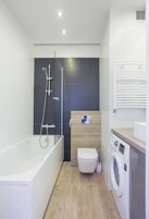 Standard Apartment | Bathroom | Towels