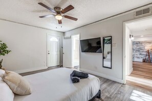 5 habitaciones, tabla de planchar con plancha, wifi y ropa de cama 