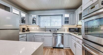 Luxury 5BR Home w/ Pool, Cinema & Game Room