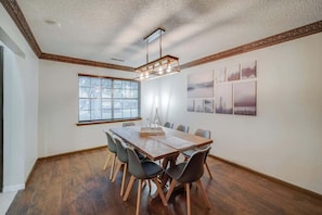 Dining - Luxury 5BR Home w/ Pool, Cinema & Game Room (Dallas)