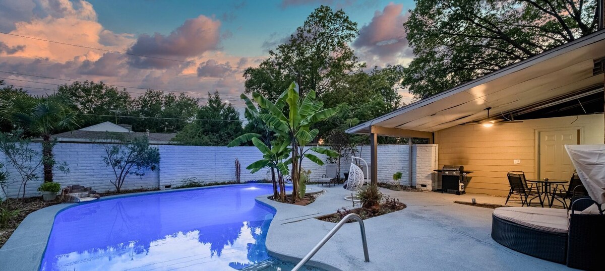 Luxury 5BR Home w/ Pool, Cinema & Game Room