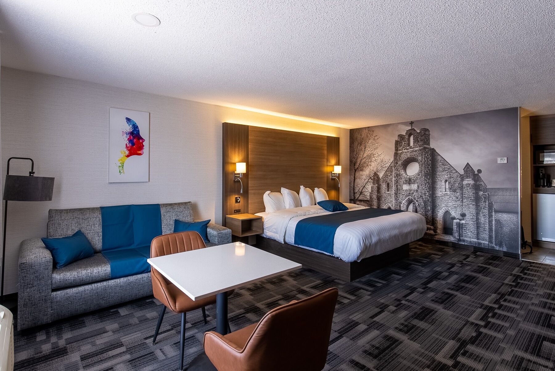 Superior Room 1 King Bed | 獨特裝潢、布置獨特、筆電工作空間、隔音