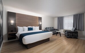 Superior Room 1 King Bed | 獨特設計、獨特裝修、手提電腦工作空間、隔音