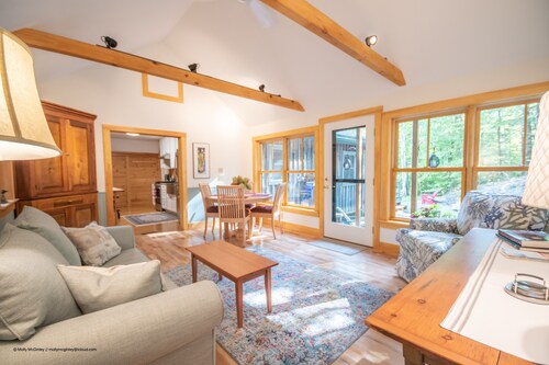 Lovely lakeside setting on beautiful Alamoosook Lake. 