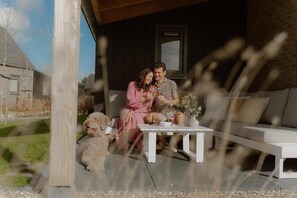 Property grounds - Modern holiday home for 6 Persons, nearby the sea, outdoor swimming pool, small-scale holiday park (Sint Maarten)