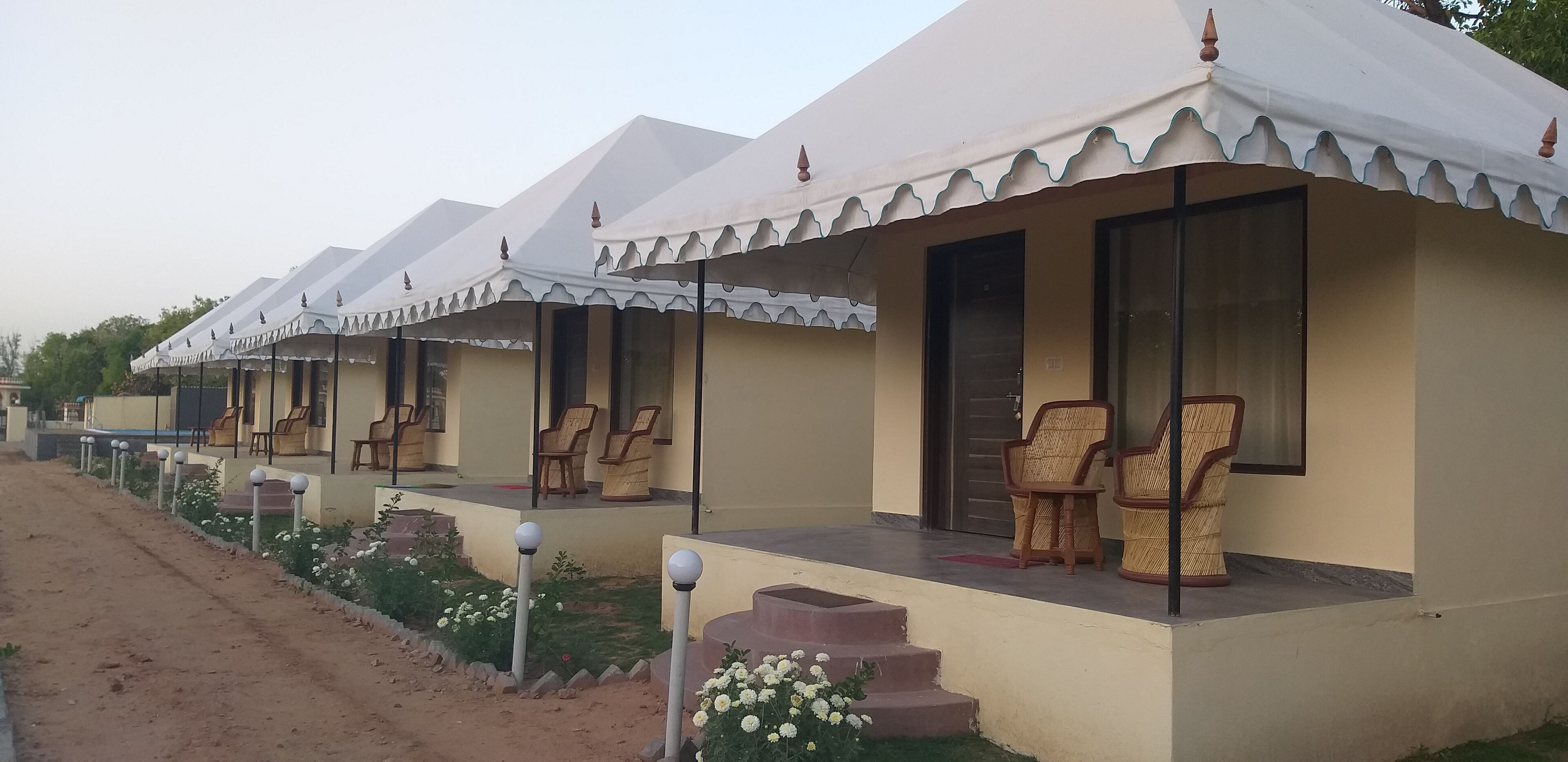 Luxury Room | Laptop workspace