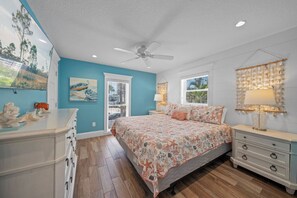 3 quartos, escrivaninha, ferros/tábuas de passar roupa