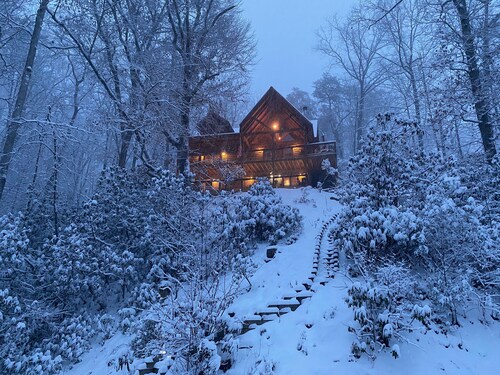 Log Cabin on Lake/Mountains/Hot tub/Views