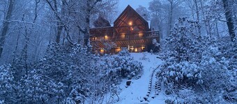 Log Cabin on Lake/Mountains/Hot tub/Views