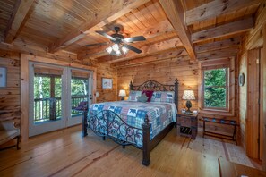 5 bedrooms, desk, iron/ironing board, travel cot - Log Cabin on Lake/Mountains/Hot tub/Views (Lake Lure)