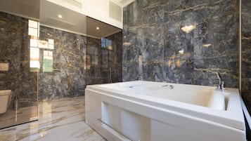 Suite Studio Junior | Salle de bain