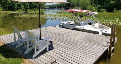 Lake Front w/ private Dock and Beach
