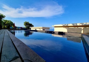Outdoor pool - Exceptional sea view villa with pool (Conca)