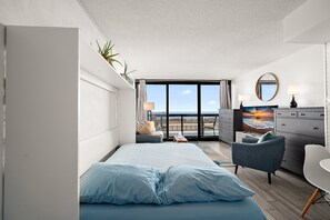 Free WiFi, bed sheets - OceanfrontStudio-Slps4-Pool-Pickleball-HBOMax-Dis+ (Ocean City)