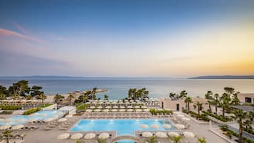 Indoor pool, 2 outdoor pools, pool umbrellas, sun loungers