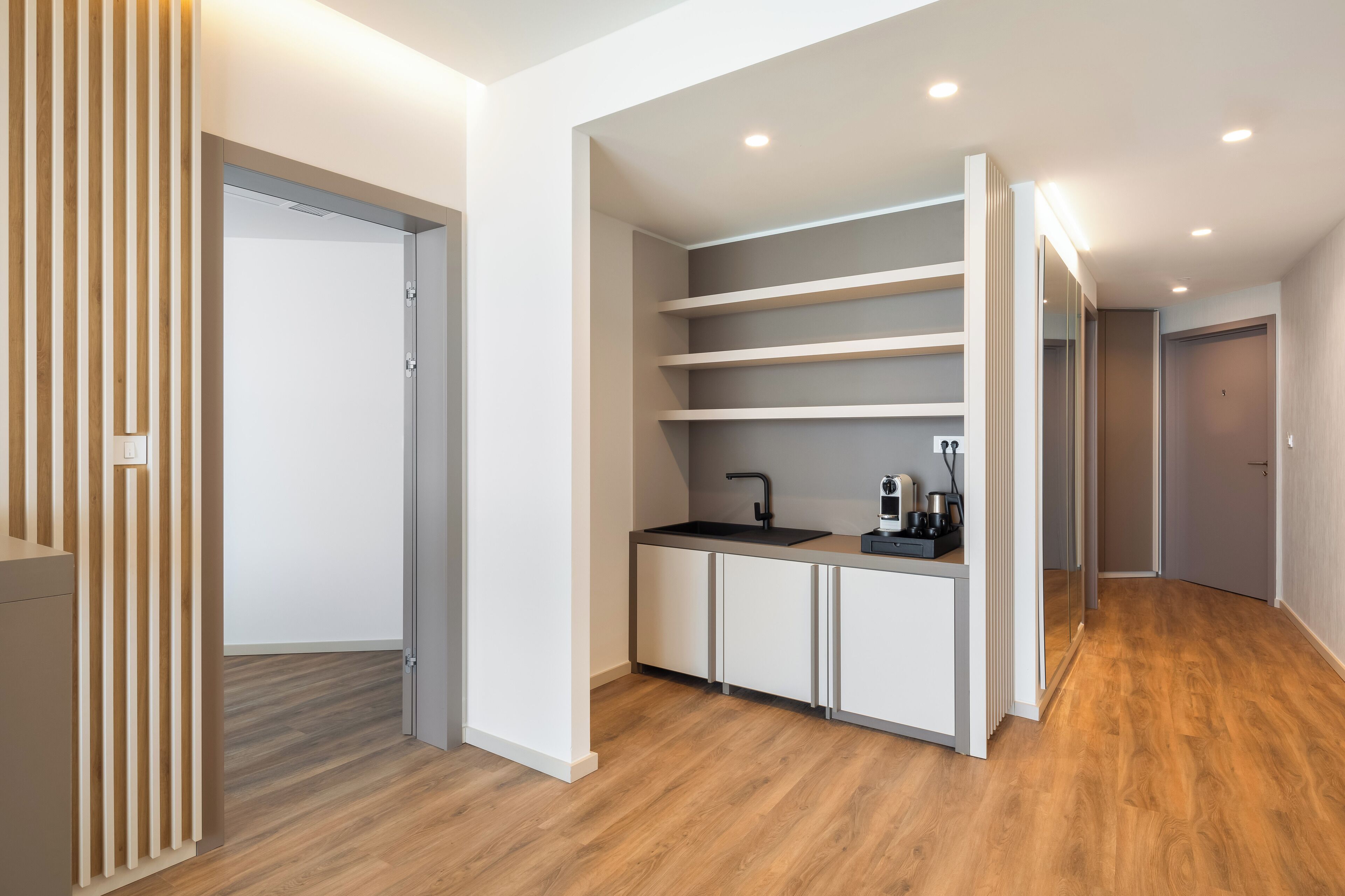 deluxe sea view veranda suite | 1 bedroom, hypo-allergenic bedding, minibar, desk