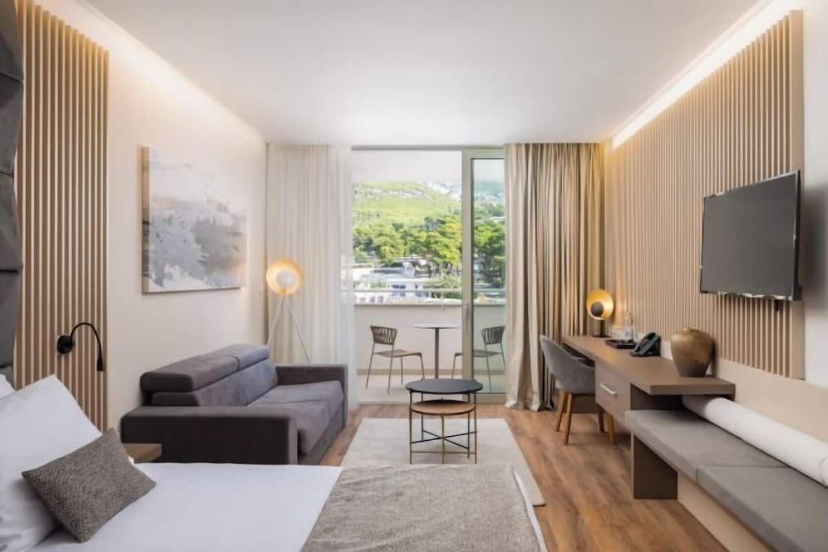 1 soveværelse, allergivenligt sengetøj, minibar, skrivebord