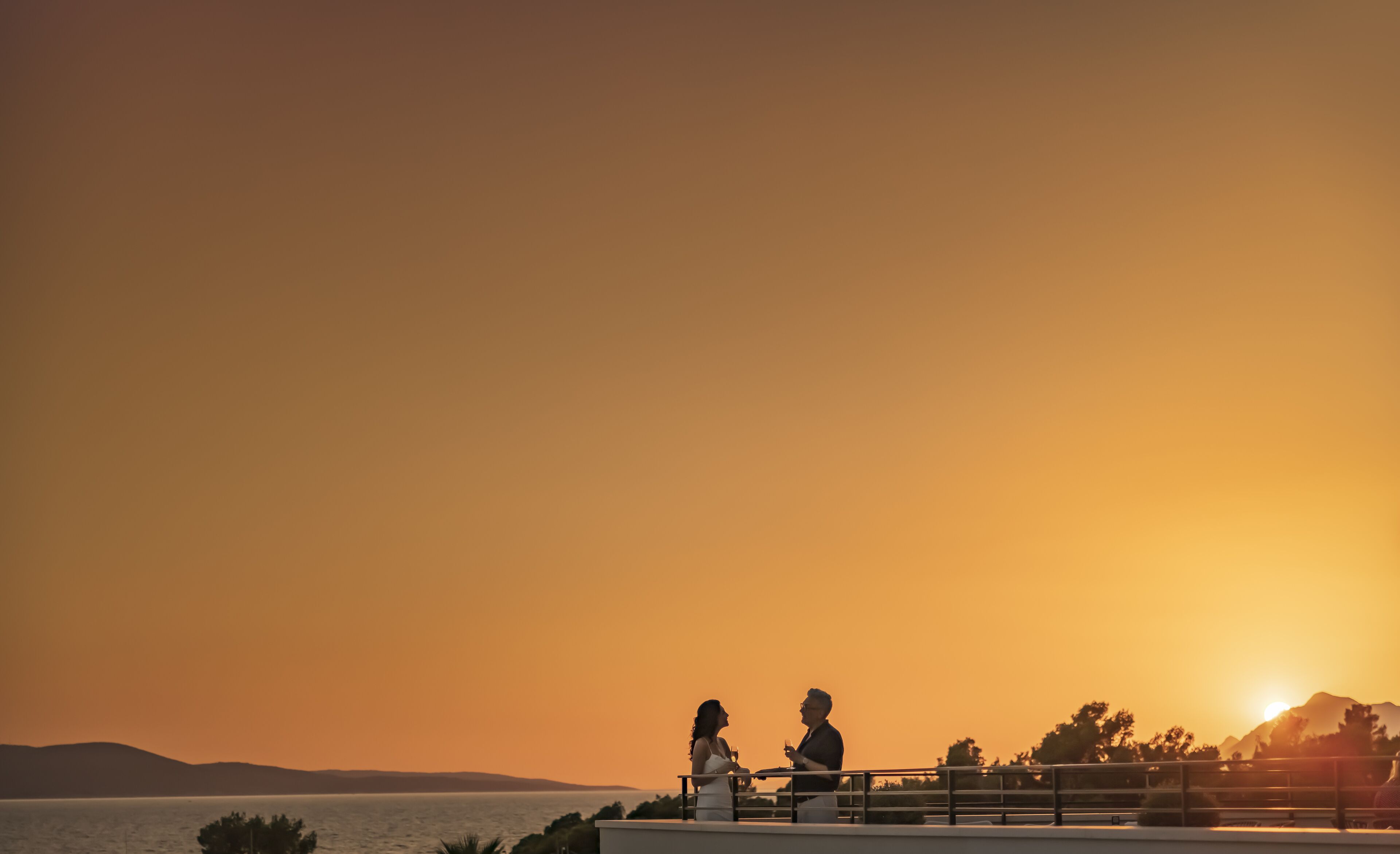 6 bars/lounges, poolside bar, beach bar