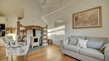 Chalet, Multiple Beds | Living room