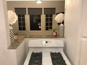 Chuveiro/banheira combinados, secador de cabelo, shampoo 