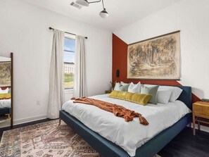 2 bedrooms, iron/ironing board, free WiFi, bed sheets