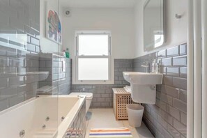 Badekar og hårføner