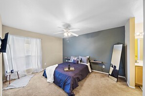 Room - Nature's Bliss|7min from Medcenter & Downtown (Houston)