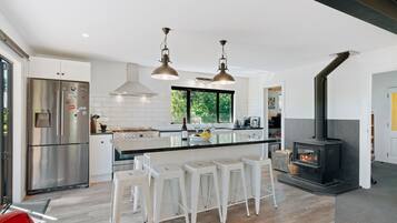 Fridge, microwave, dishwasher, coffee/tea maker