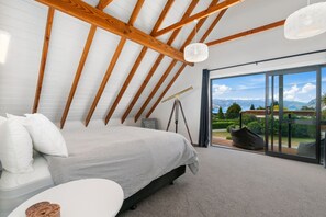 3 bedrooms, iron/ironing board, WiFi