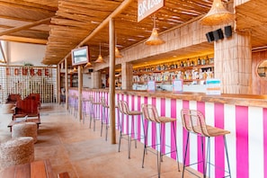 3 bars/lounges, cocktail bar, cocktail bar, rooftop bar - Café Jeri Hotel - Adults Only (Jijoca de Jericoacoara)